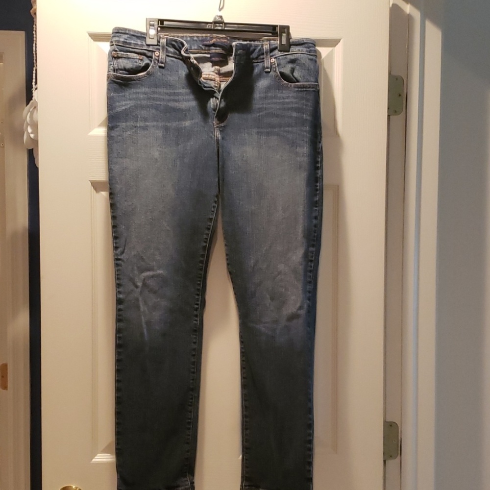 Levi's mid rise skinny jeans